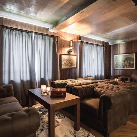 Arietes Marmont Tiny